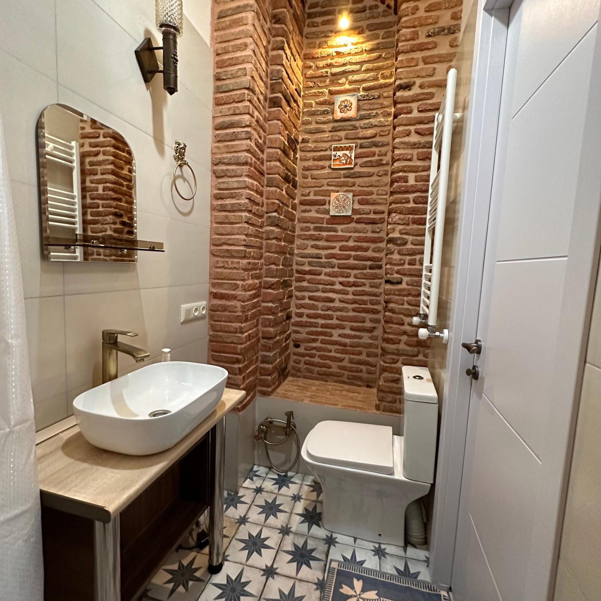 Luxury 2 Bedroom Historical Center