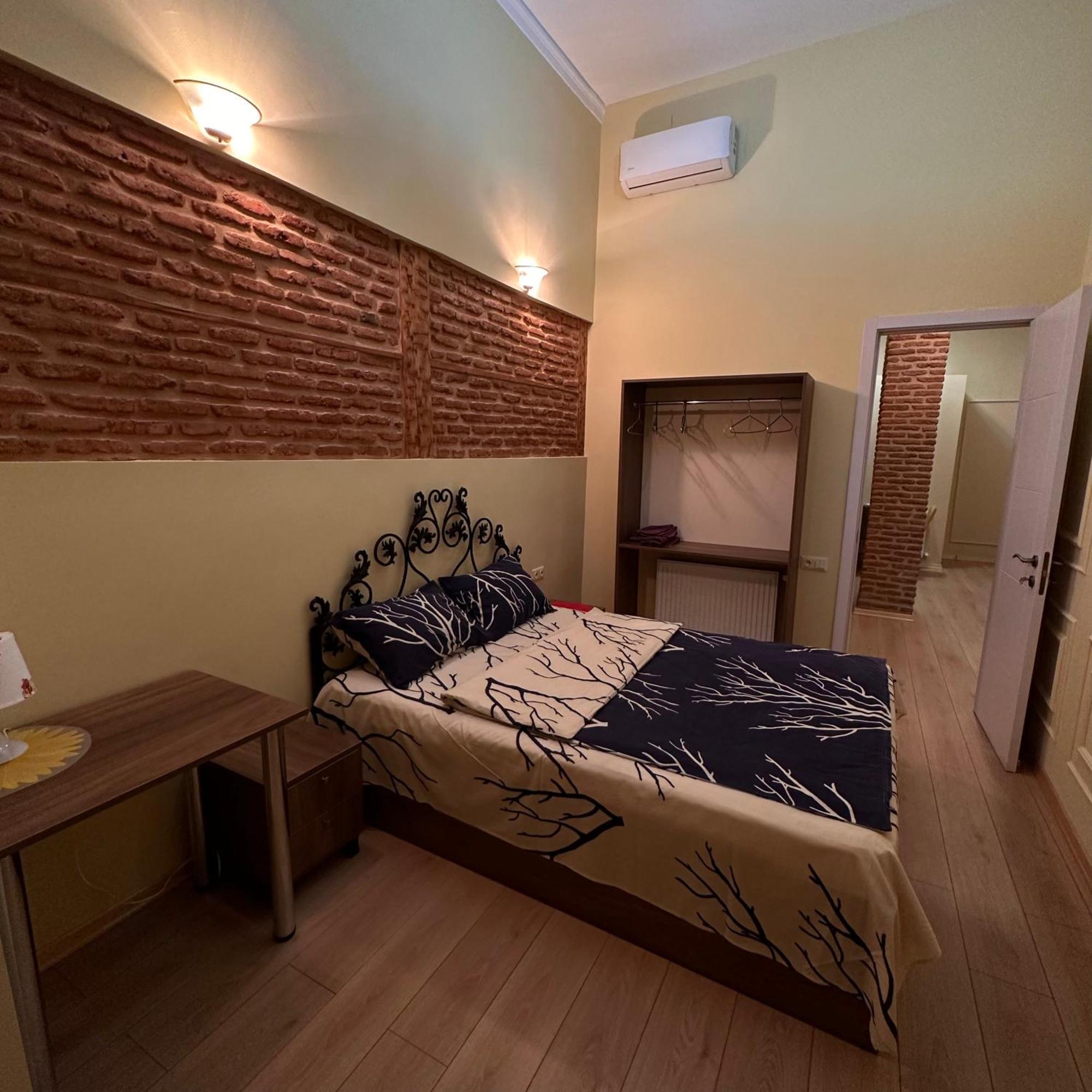 Luxury 2 Bedroom Historical Center *